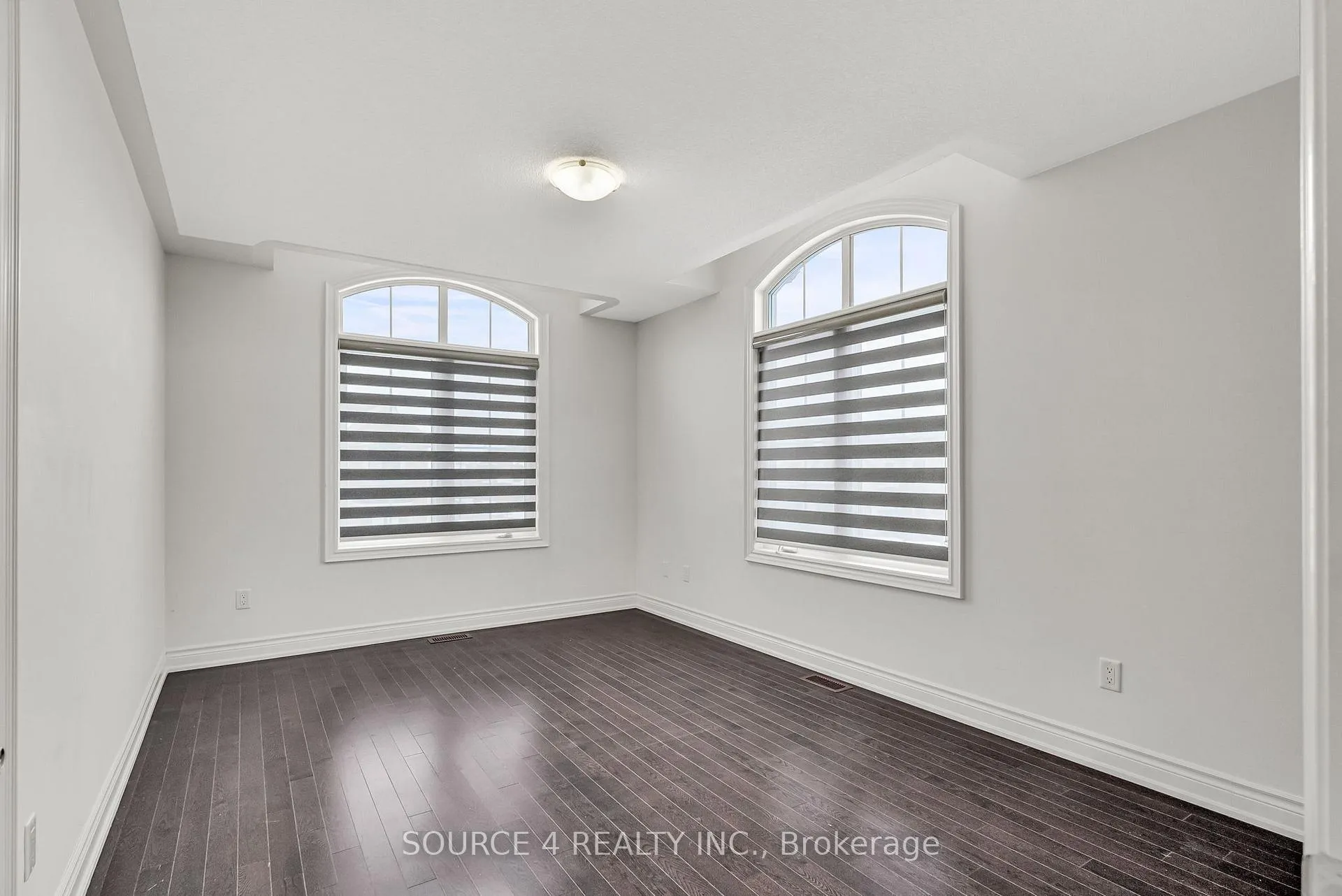Photo 17 of 25 Vineyard Drive, Brampton, Bram West — HOMEH