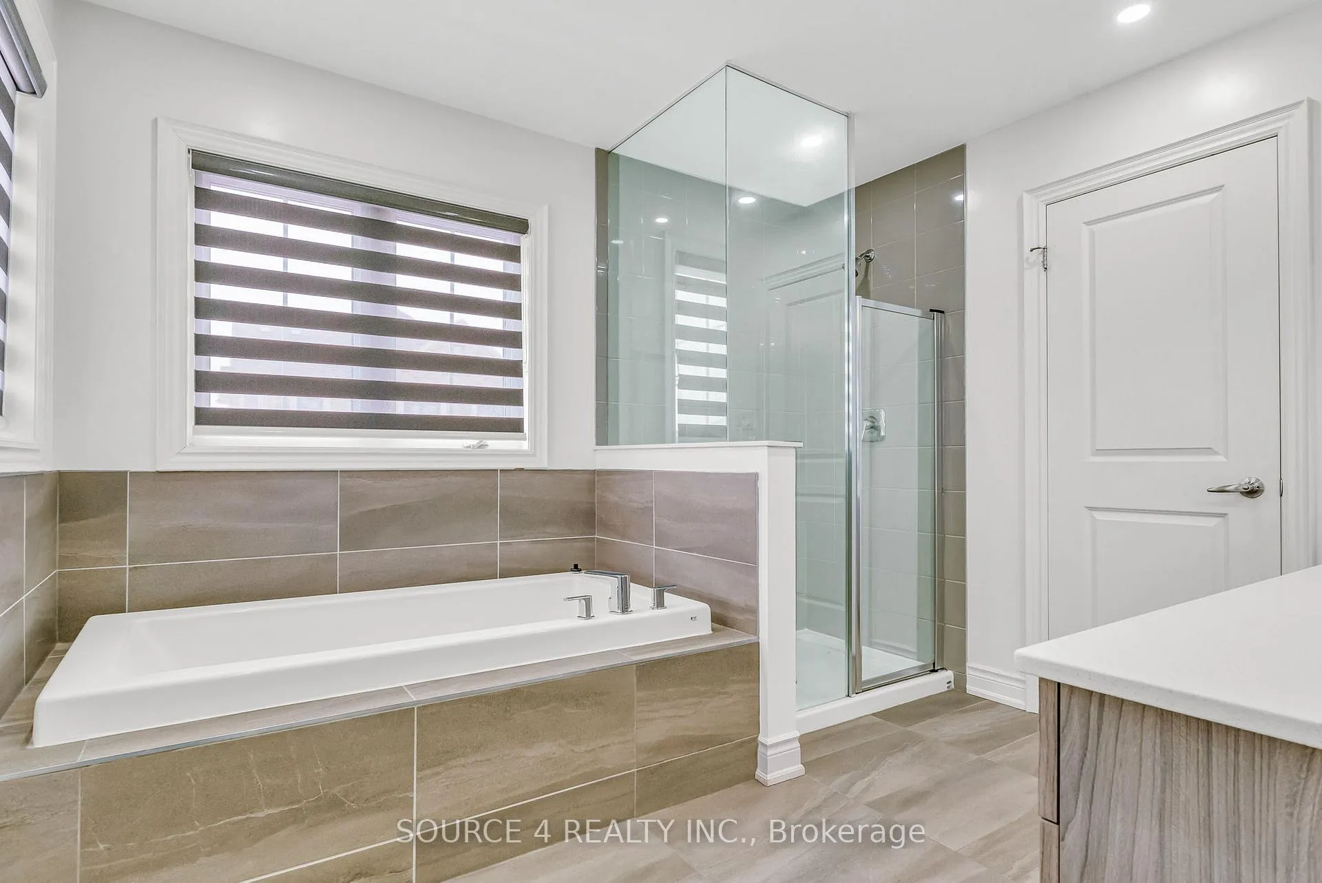 Photo 27 of 25 Vineyard Drive, Brampton, Bram West — HOMEH
