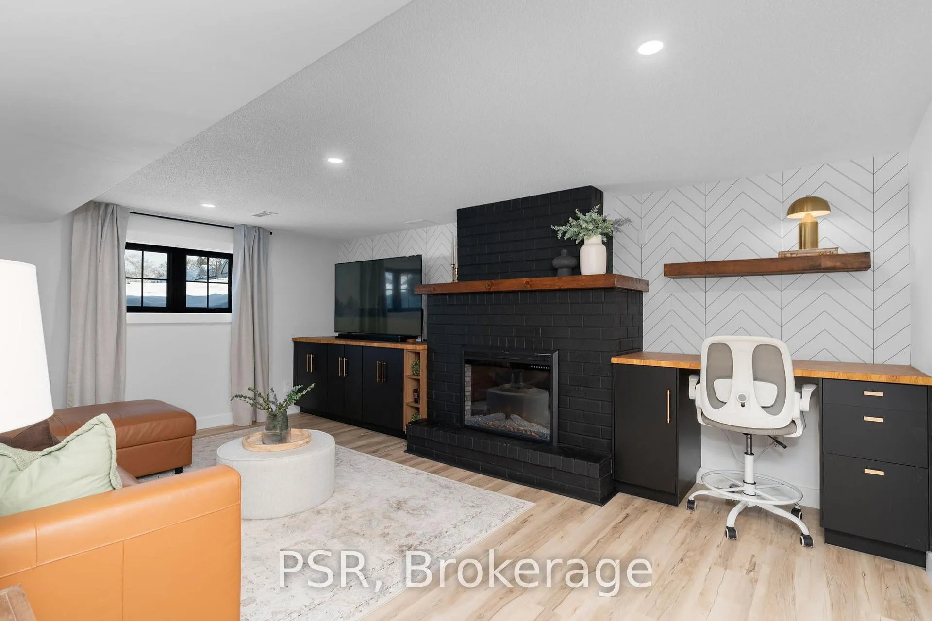 Photo 24 of 4 Centennial Avenue, Springwater, Elmvale — HOMEH