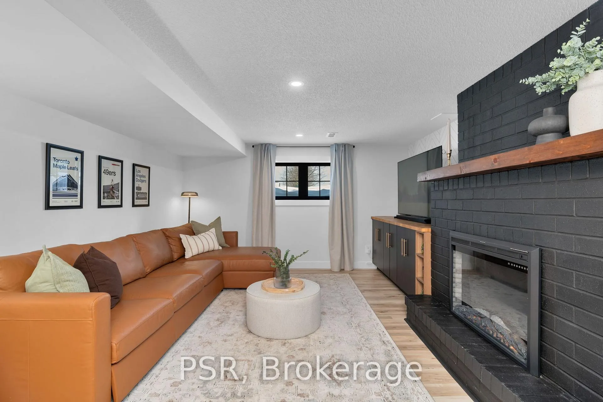 Photo 25 of 4 Centennial Avenue, Springwater, Elmvale — HOMEH