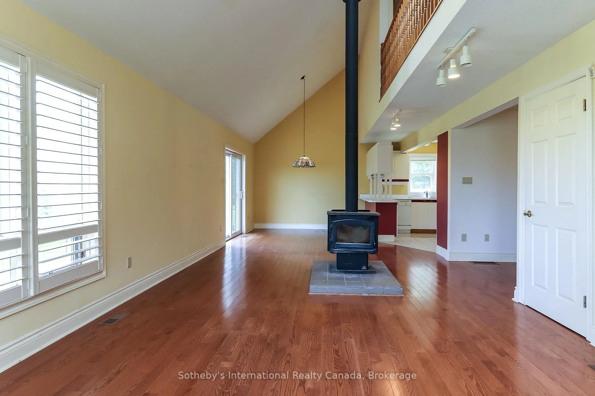 Photo 15 of 608173 12th Side Road, Blue Mountains — HOMEH