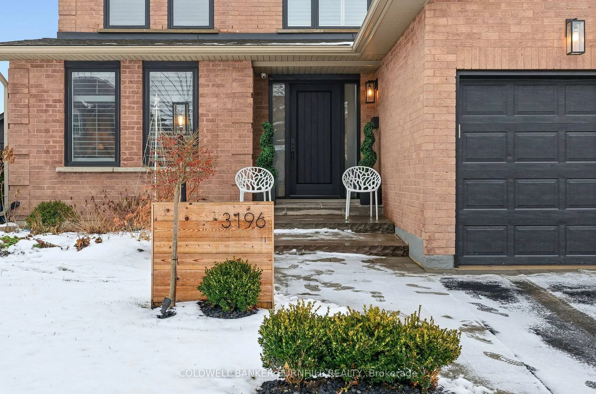 Photo 2 of 3196 Desmond Drive, Burlington, Headon — HOMEH
