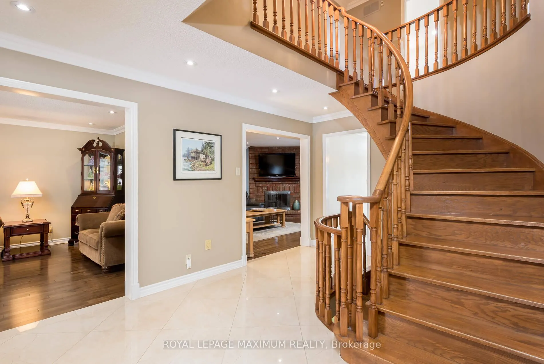 Photo 3 of 252 Triton Avenue, Vaughan, West Woodbridge — HOMEH