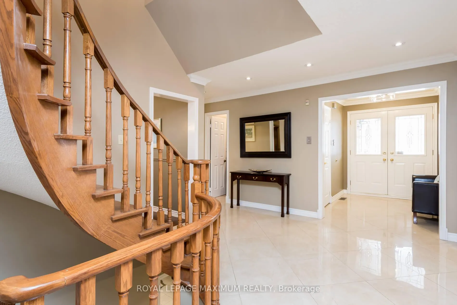 Photo 4 of 252 Triton Avenue, Vaughan, West Woodbridge — HOMEH