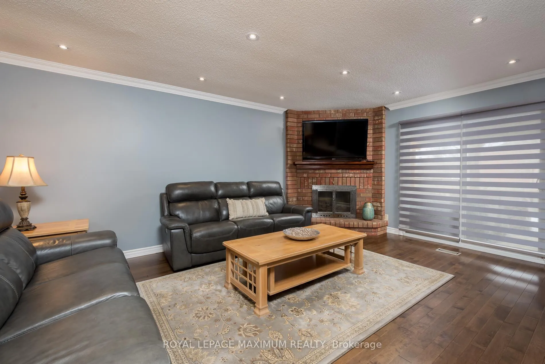 Photo 7 of 252 Triton Avenue, Vaughan, West Woodbridge — HOMEH