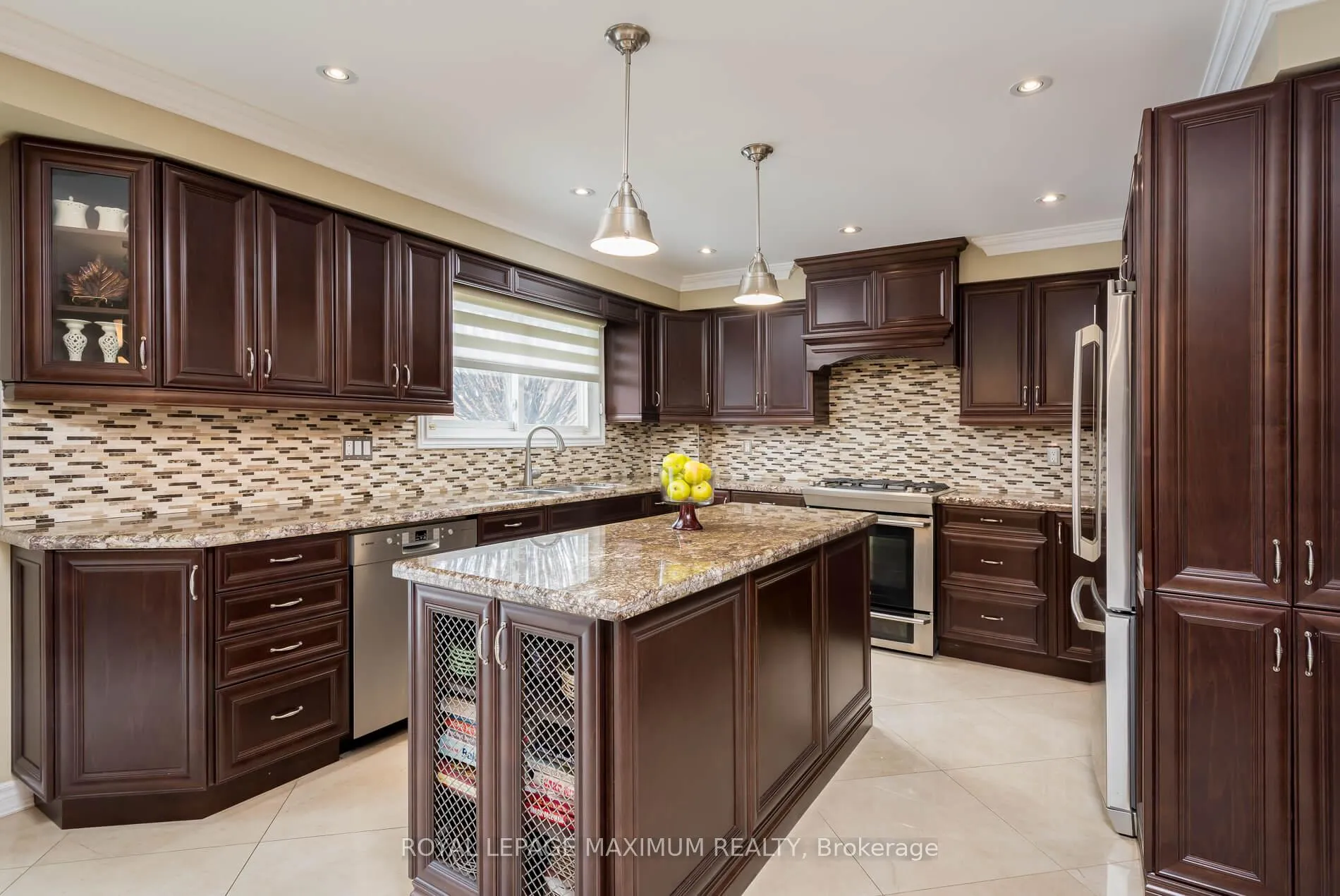 Photo 9 of 252 Triton Avenue, Vaughan, West Woodbridge — HOMEH