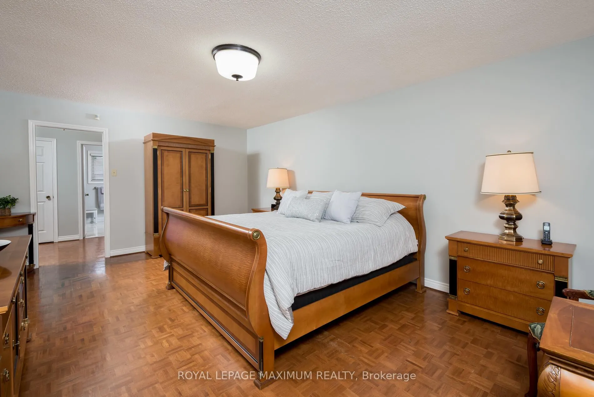 Photo 12 of 252 Triton Avenue, Vaughan, West Woodbridge — HOMEH