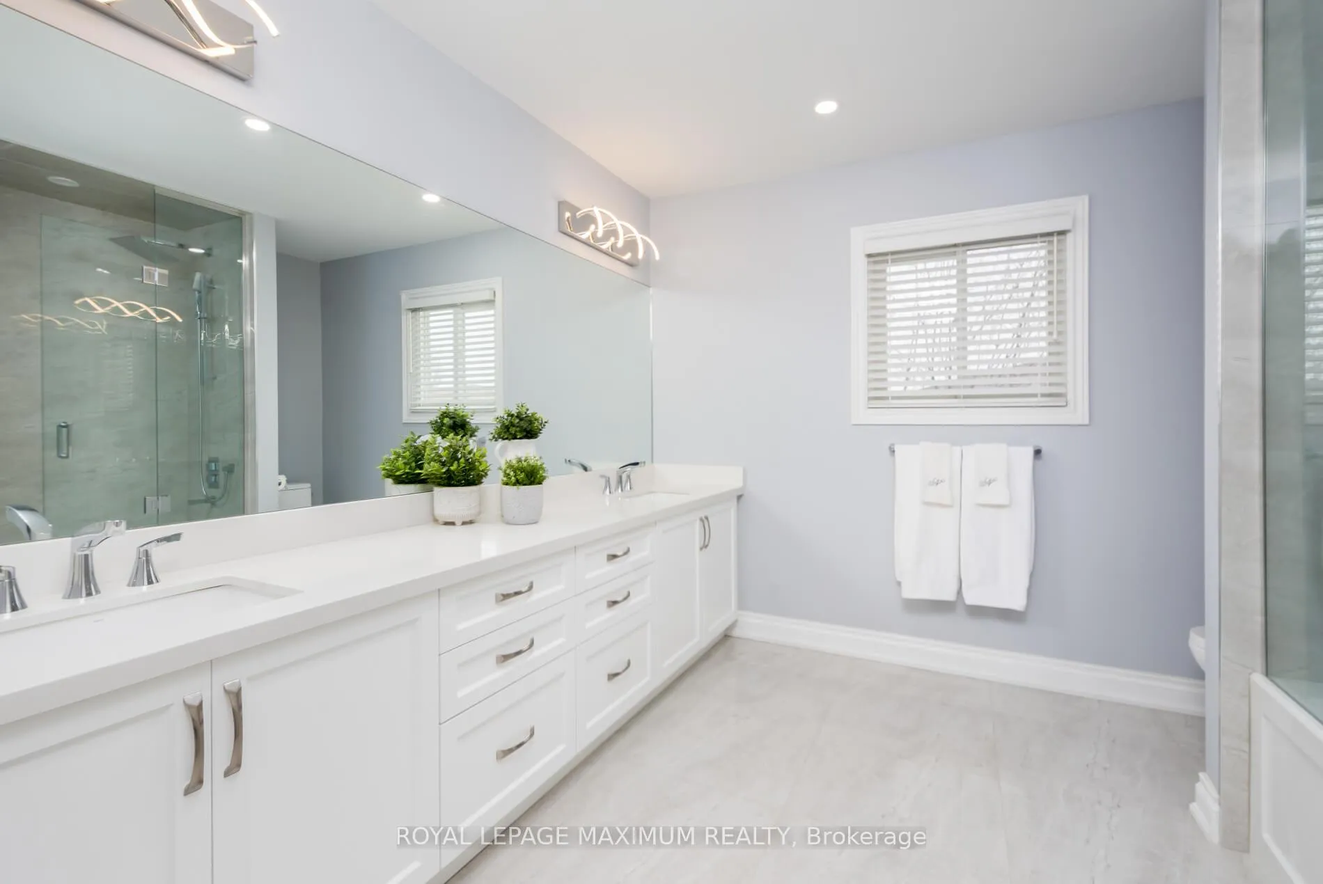 Photo 16 of 252 Triton Avenue, Vaughan, West Woodbridge — HOMEH