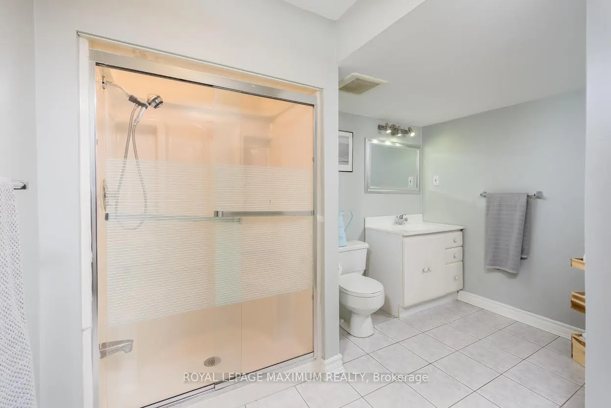 Photo 21 of 252 Triton Avenue, Vaughan, West Woodbridge — HOMEH