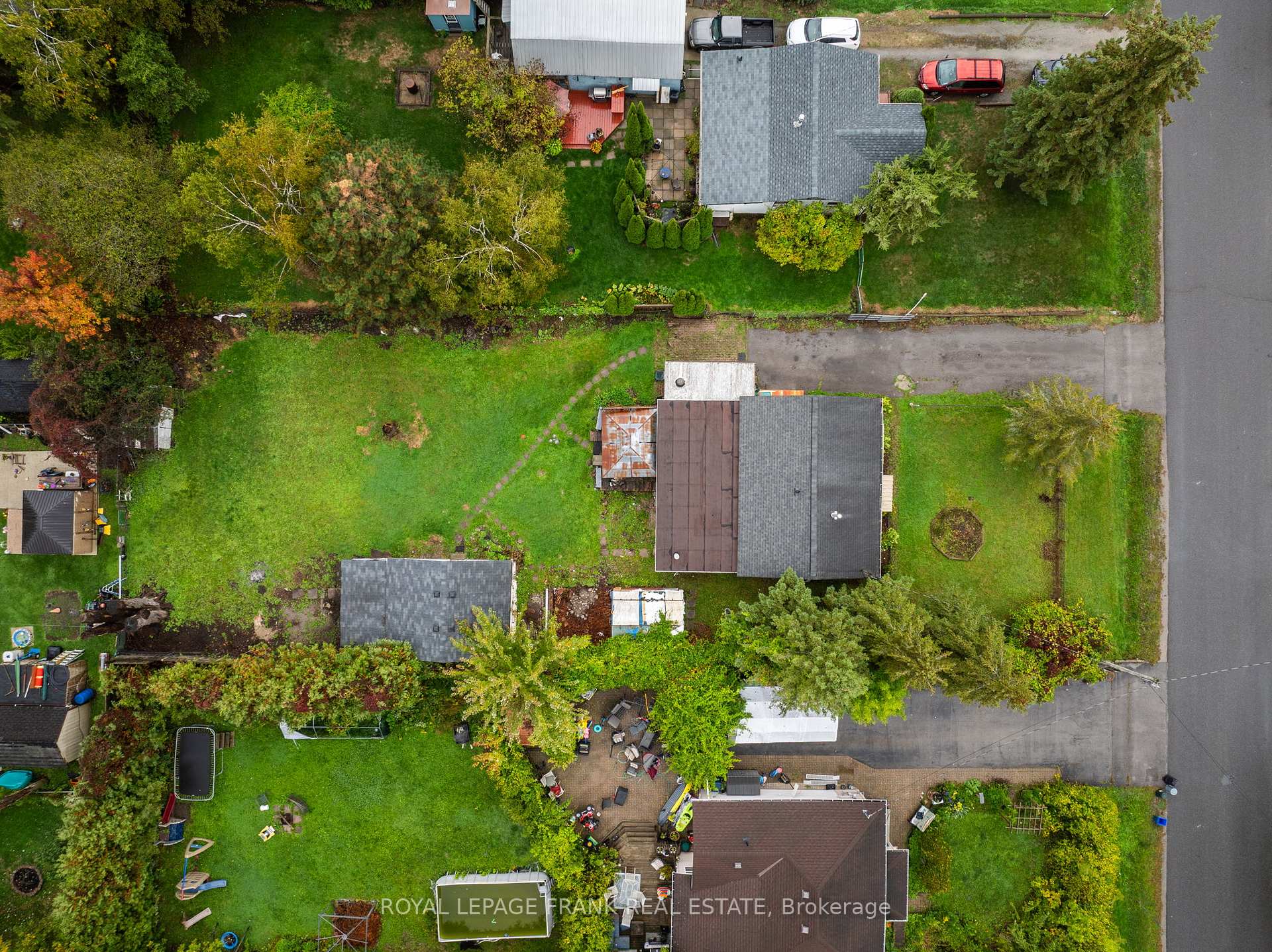 Photo 3 of 379 Irene Drive, Georgina, Keswick South — HOMEH
