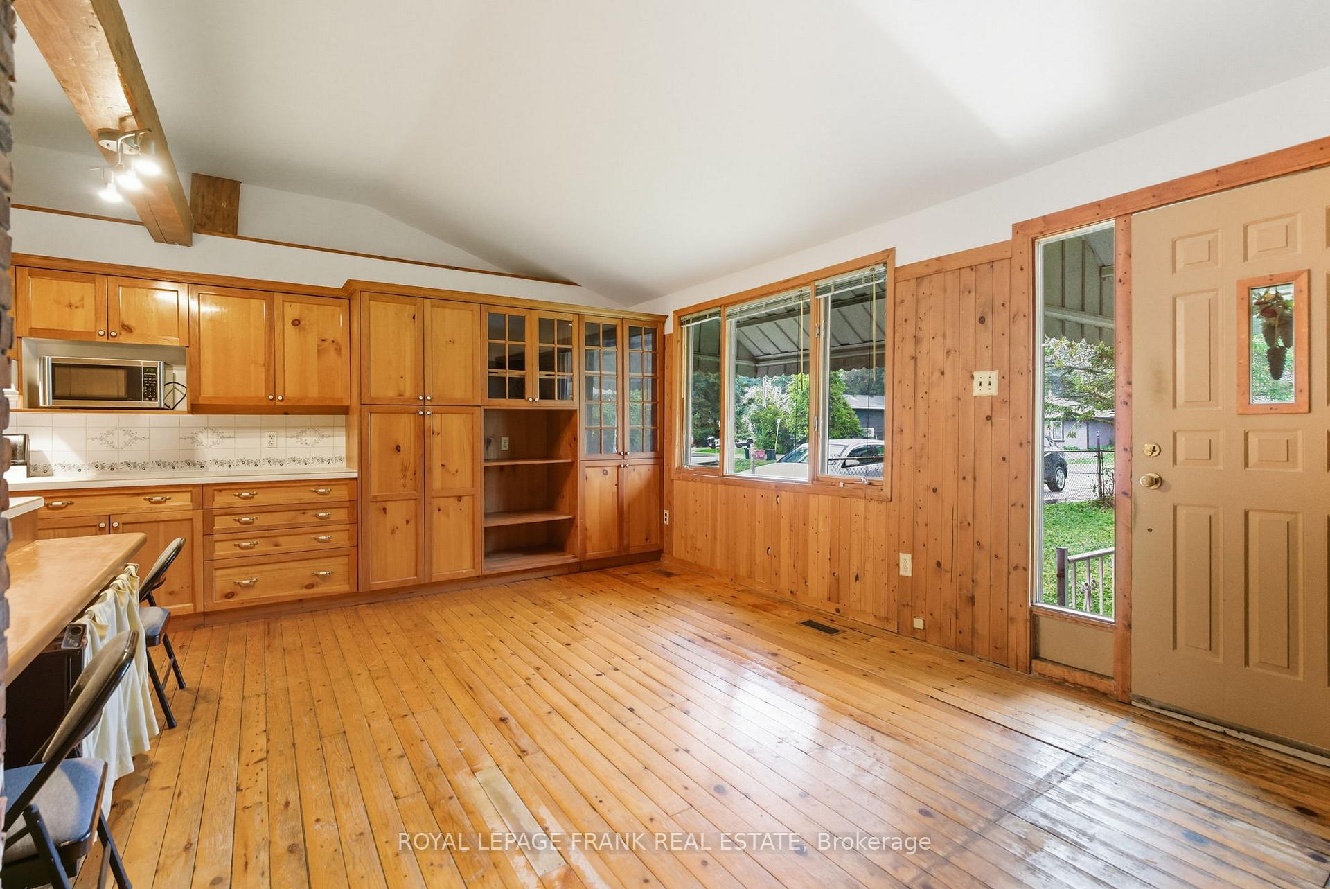 Photo 8 of 379 Irene Drive, Georgina, Keswick South — HOMEH