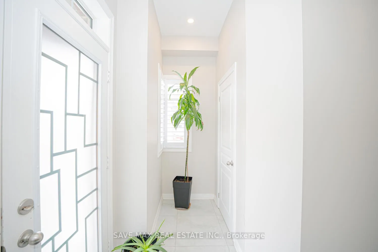 Photo 4 of 15 Manzanita Crescent, Brampton, Northwest Brampton — HOMEH