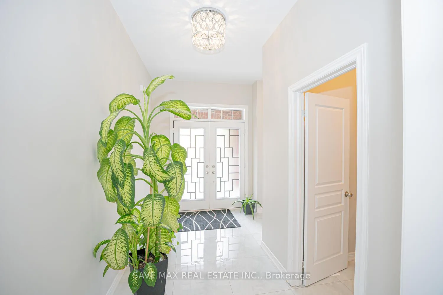 Photo 5 of 15 Manzanita Crescent, Brampton, Northwest Brampton — HOMEH