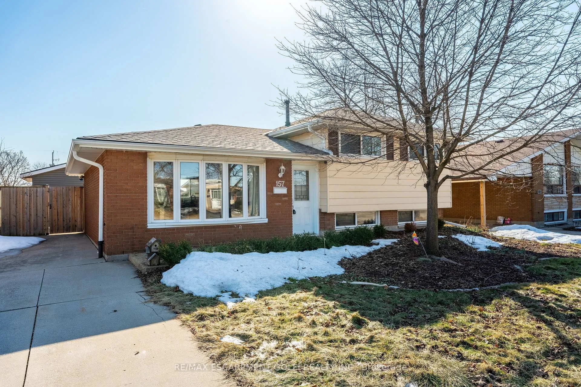 Photo 2 of 157 Fielding Crescent, Hamilton, Lawfield — HOMEH