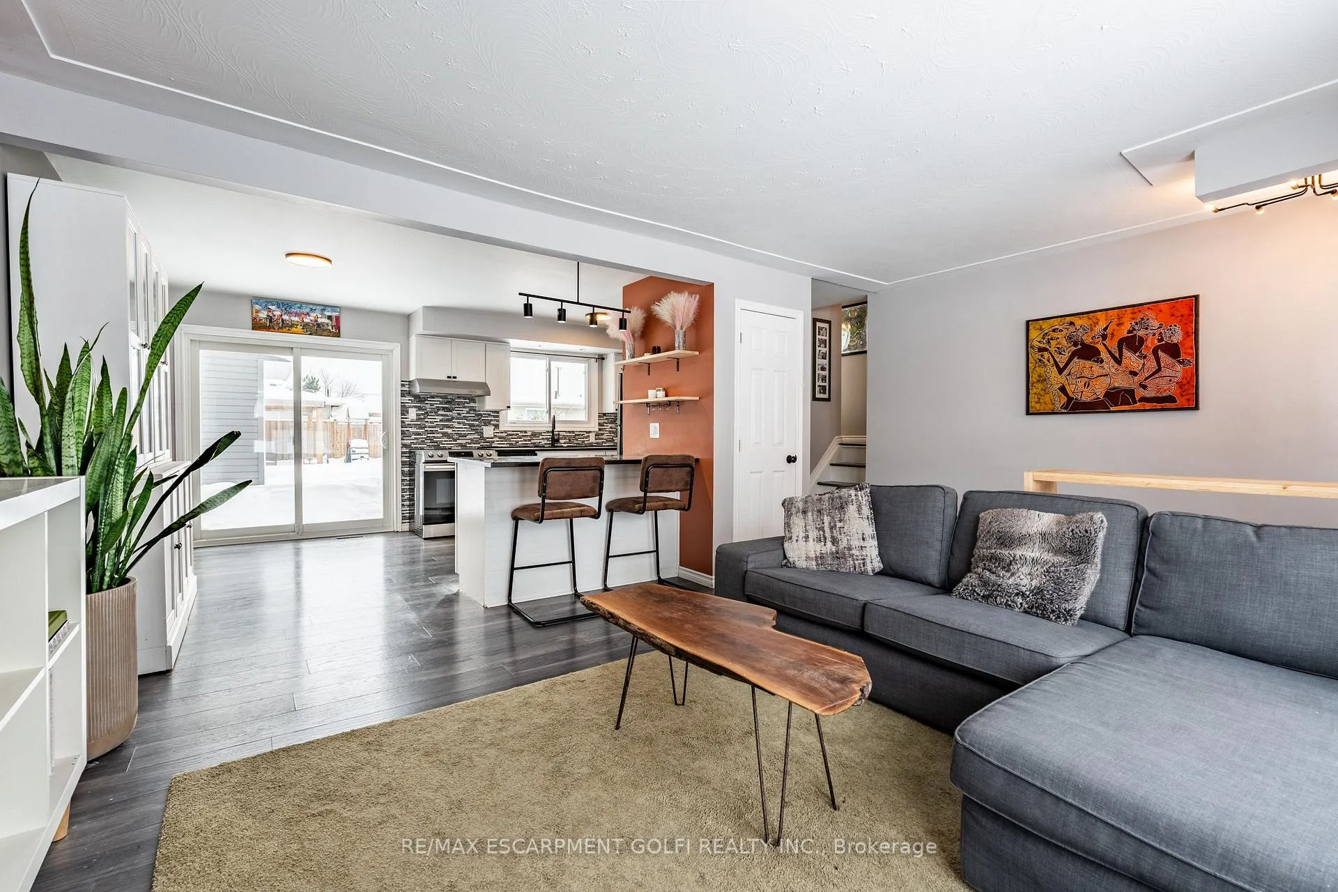 Photo 9 of 157 Fielding Crescent, Hamilton, Lawfield — HOMEH