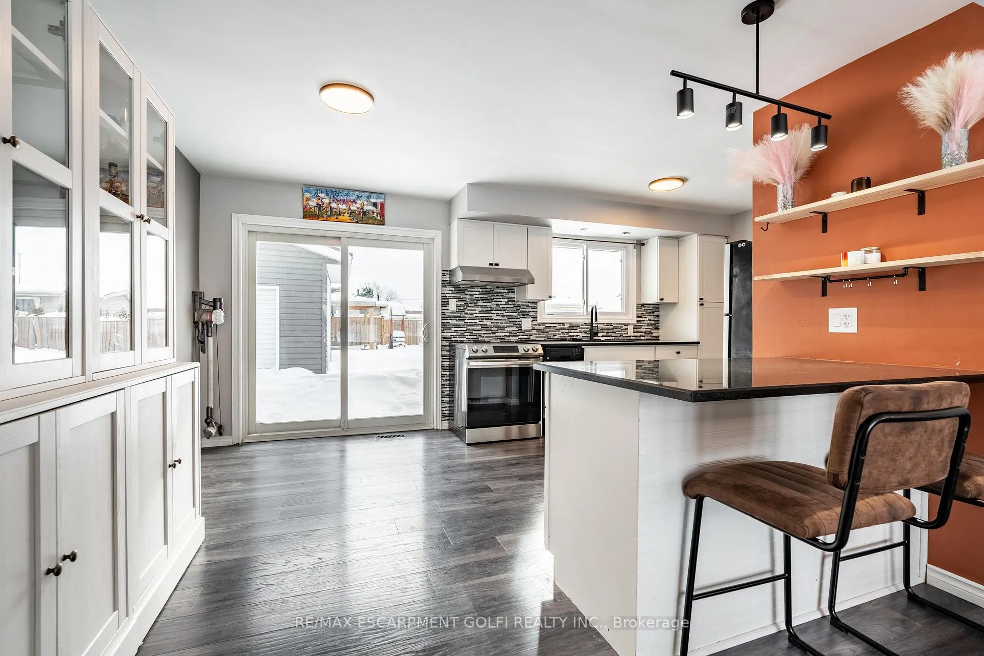 Photo 10 of 157 Fielding Crescent, Hamilton, Lawfield — HOMEH