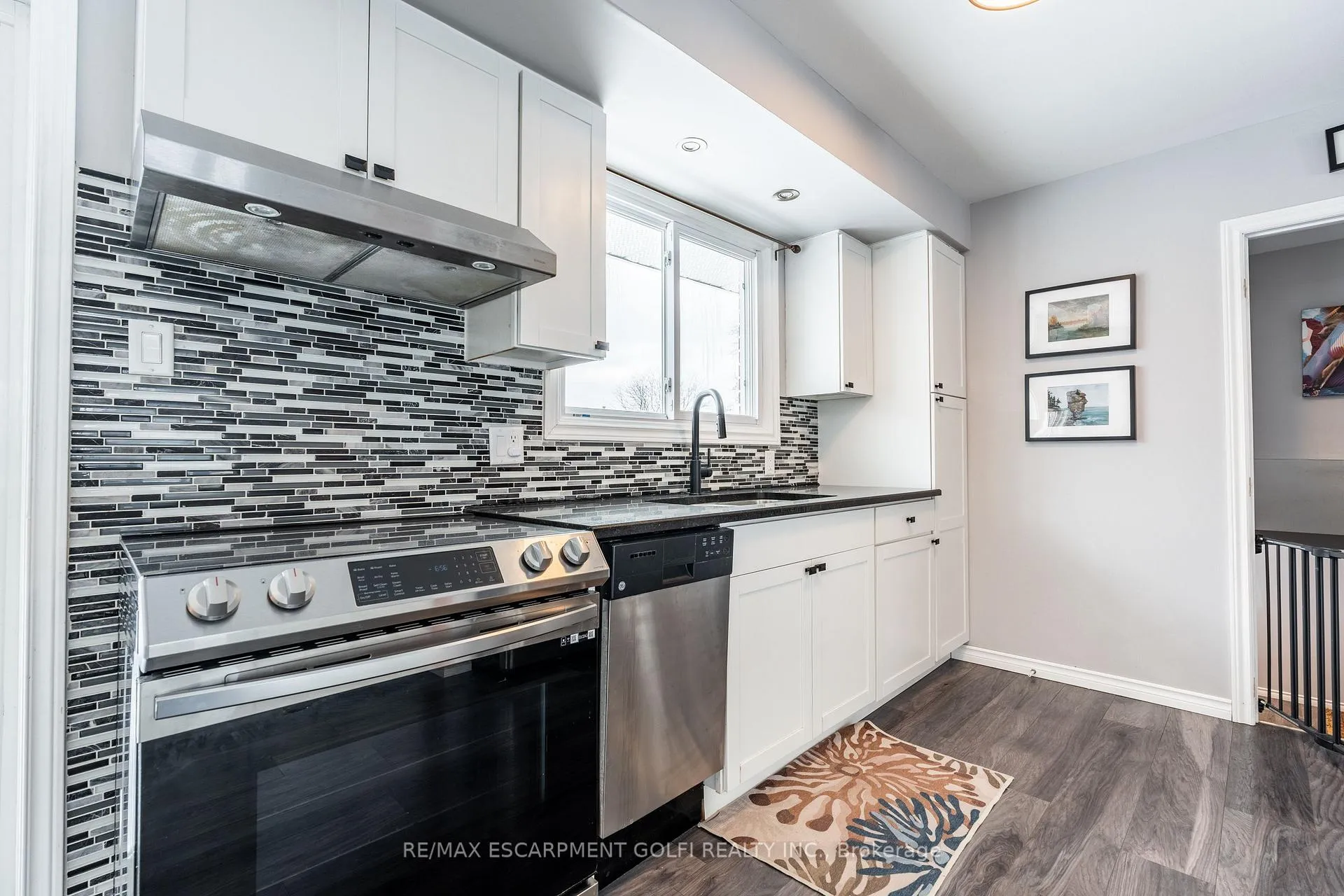 Photo 12 of 157 Fielding Crescent, Hamilton, Lawfield — HOMEH