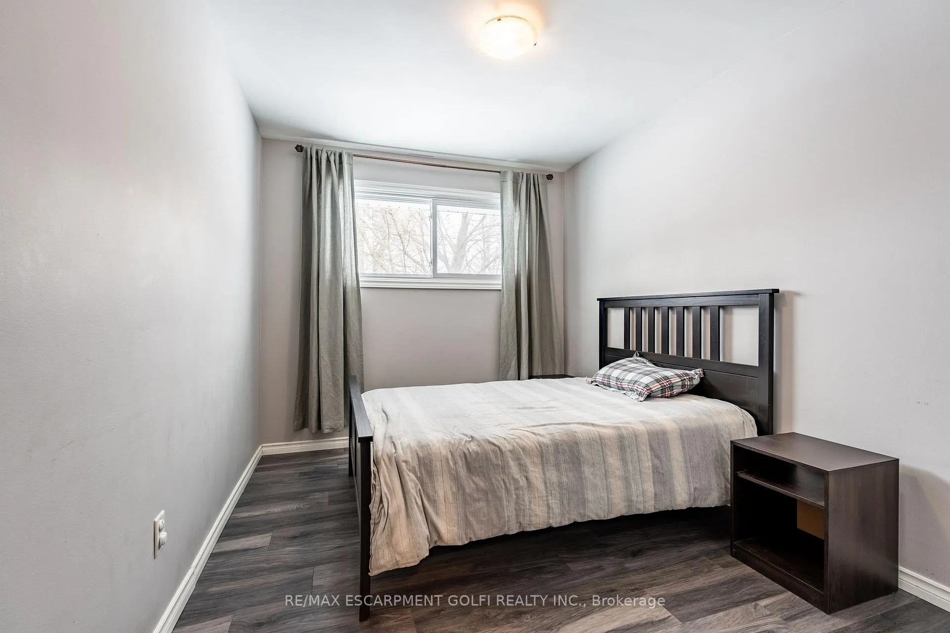 Photo 19 of 157 Fielding Crescent, Hamilton, Lawfield — HOMEH