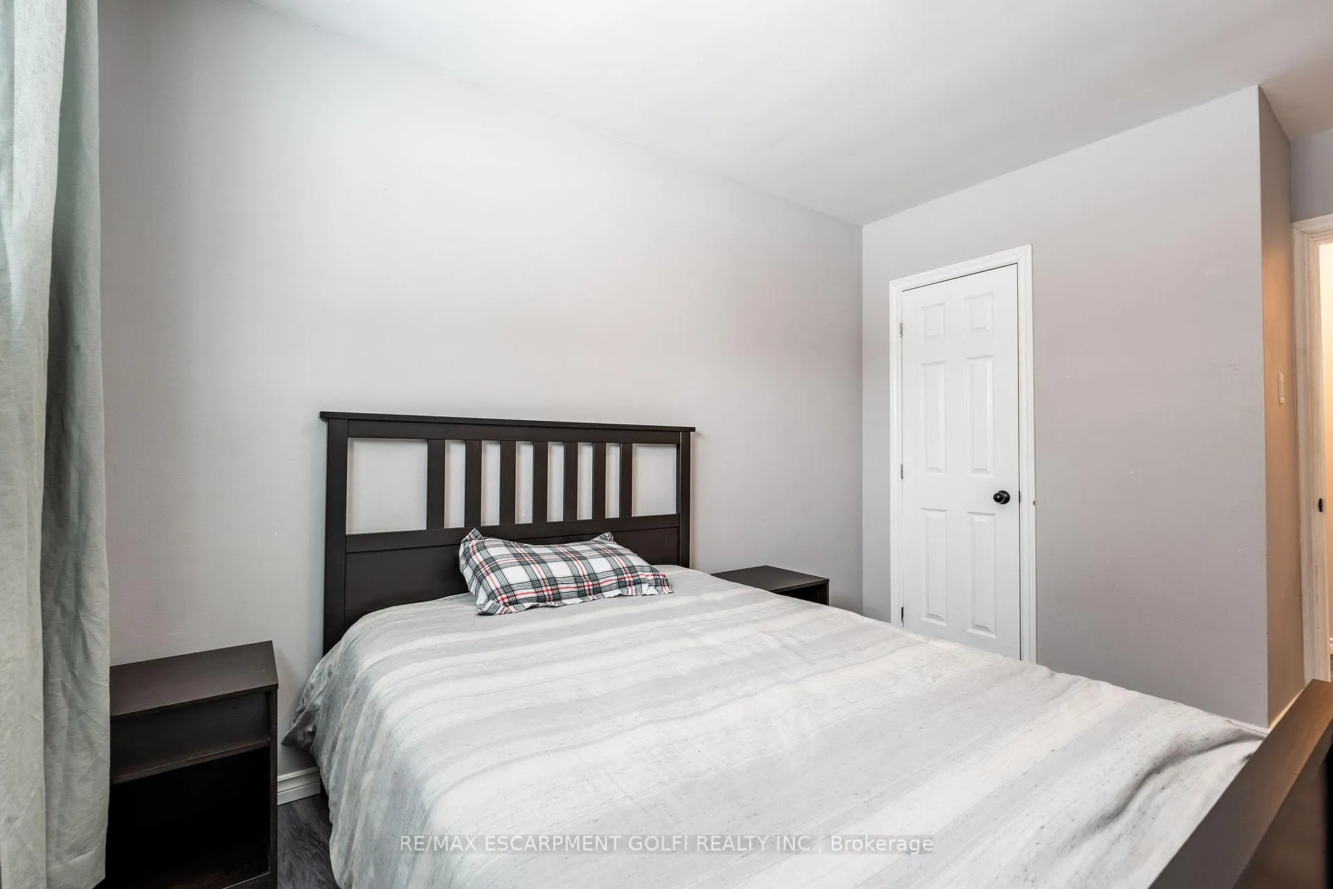 Photo 20 of 157 Fielding Crescent, Hamilton, Lawfield — HOMEH