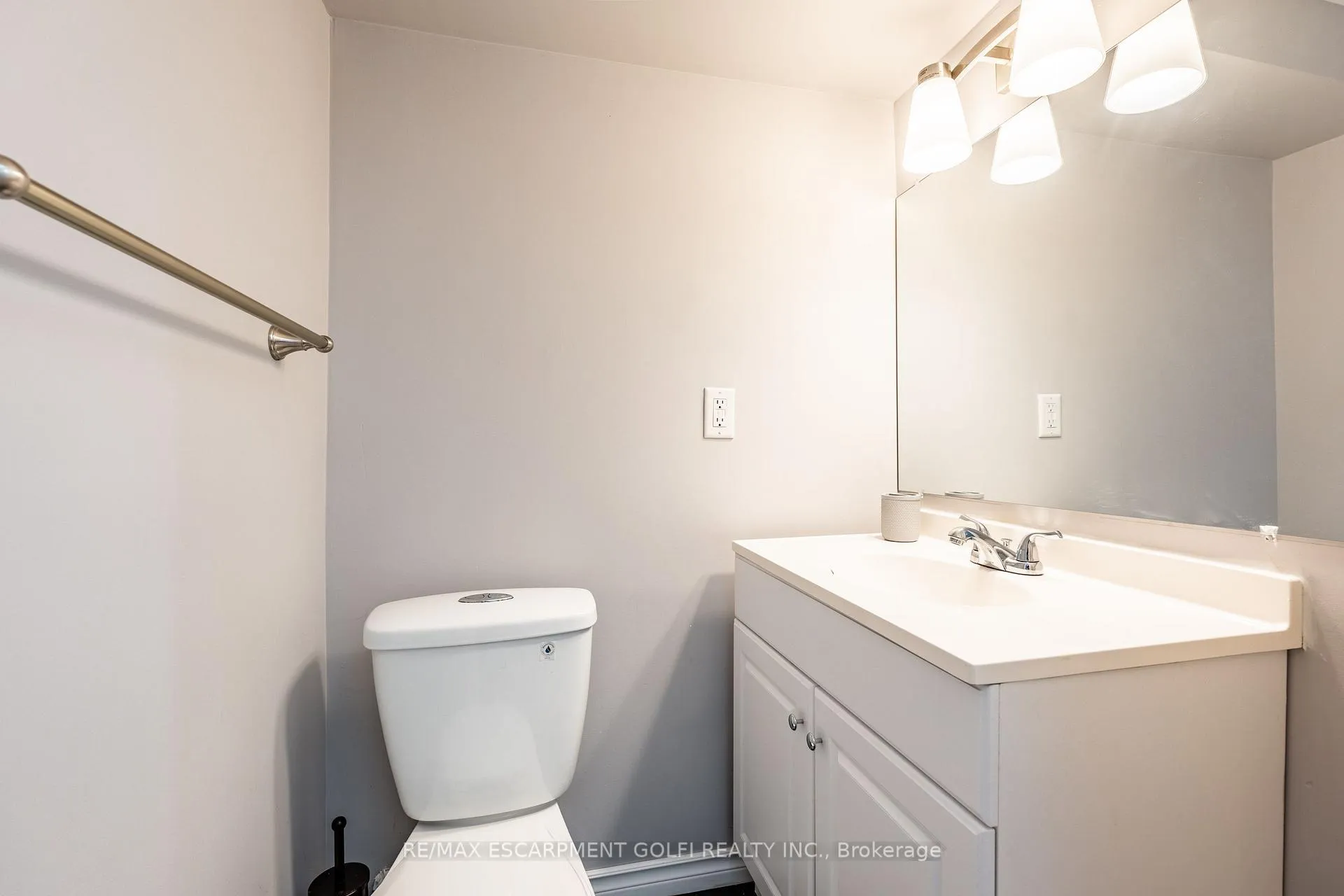 Photo 27 of 157 Fielding Crescent, Hamilton, Lawfield — HOMEH