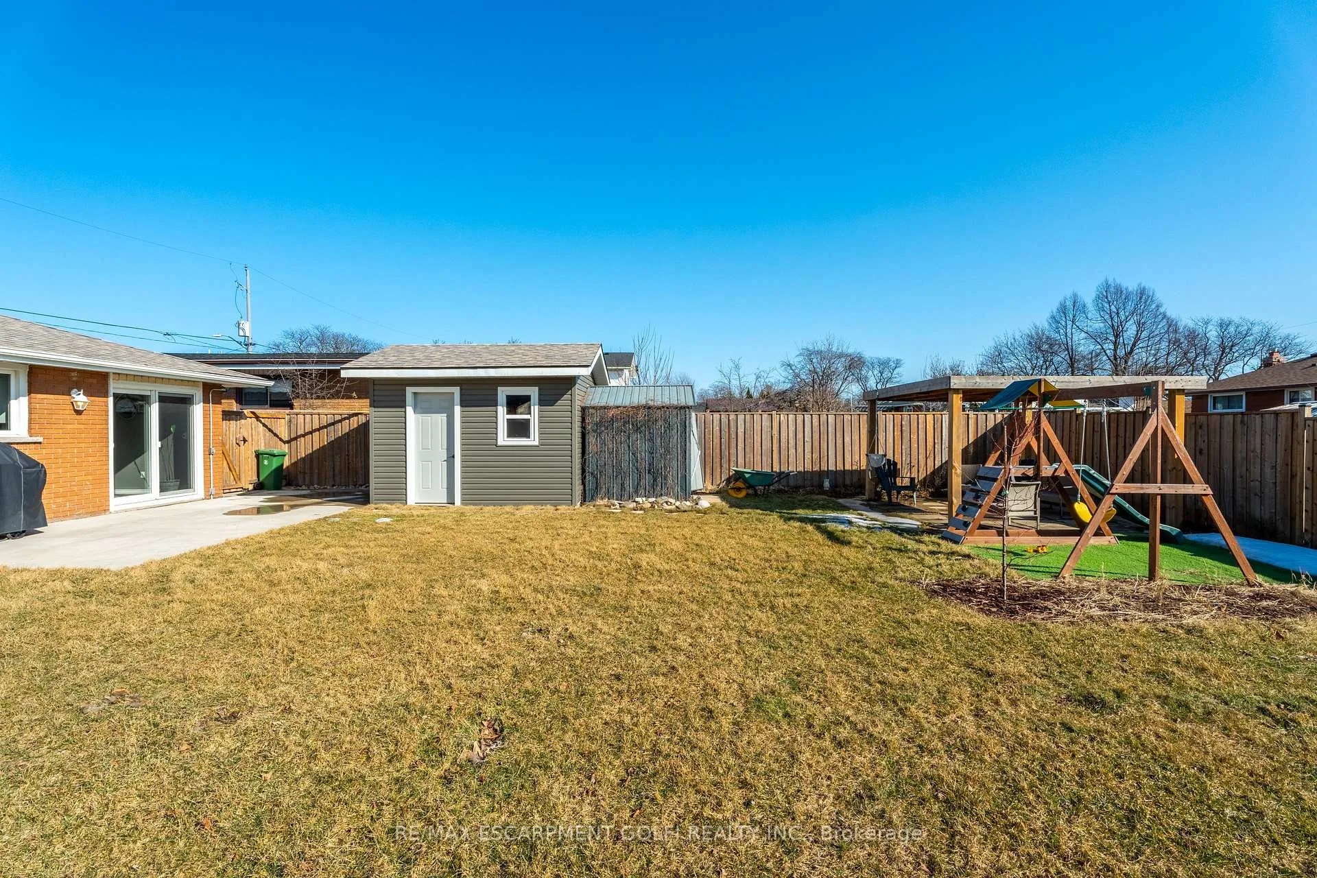 Photo 32 of 157 Fielding Crescent, Hamilton, Lawfield — HOMEH