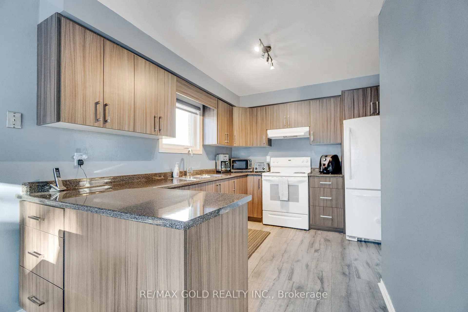 Photo 13 of 5 Furrows End, Brampton, Heart Lake West — HOMEH