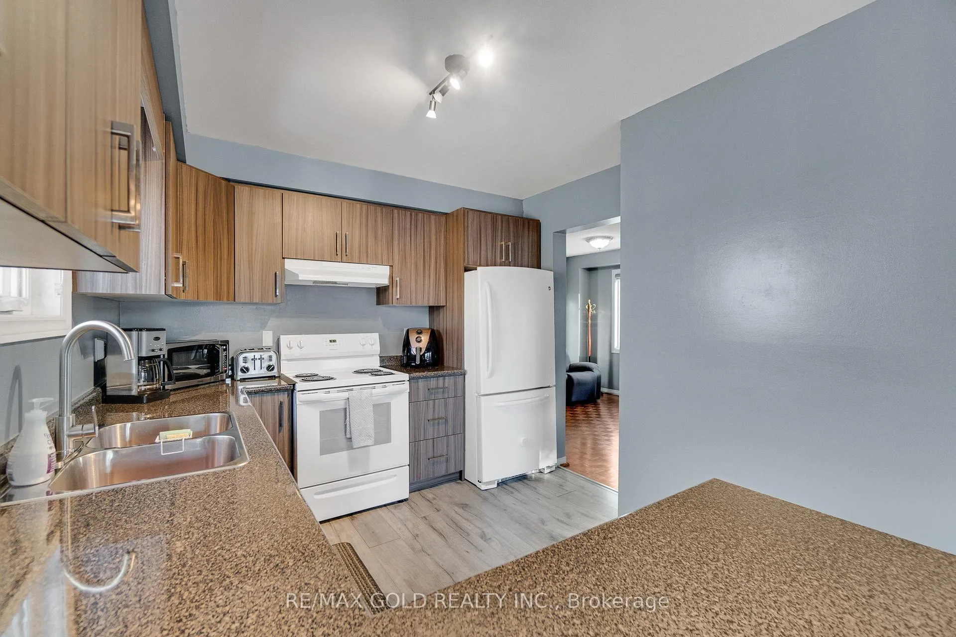 Photo 15 of 5 Furrows End, Brampton, Heart Lake West — HOMEH