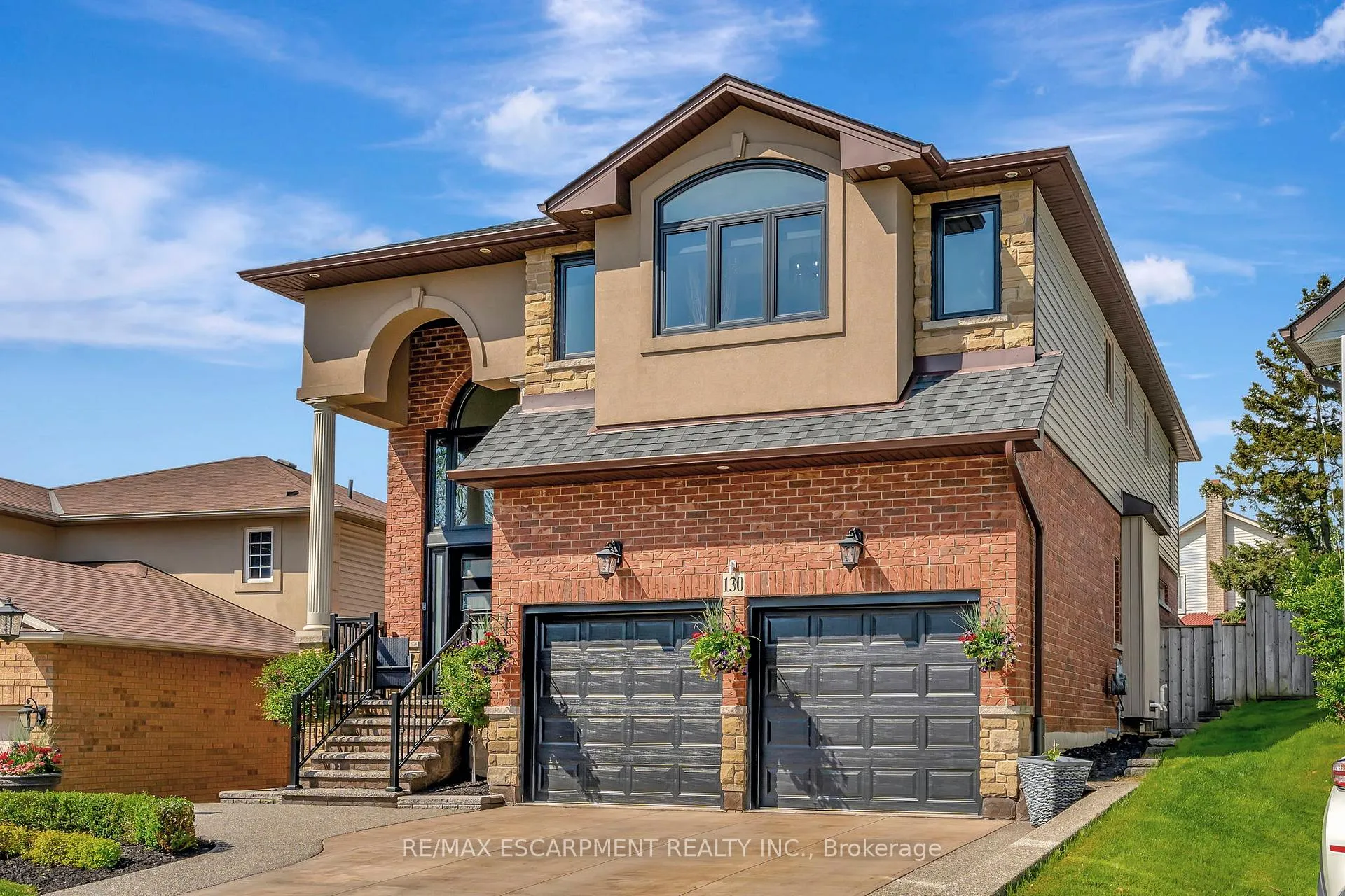 Photo 2 of 130 Napoli Drive, Hamilton, Gurnett — HOMEH