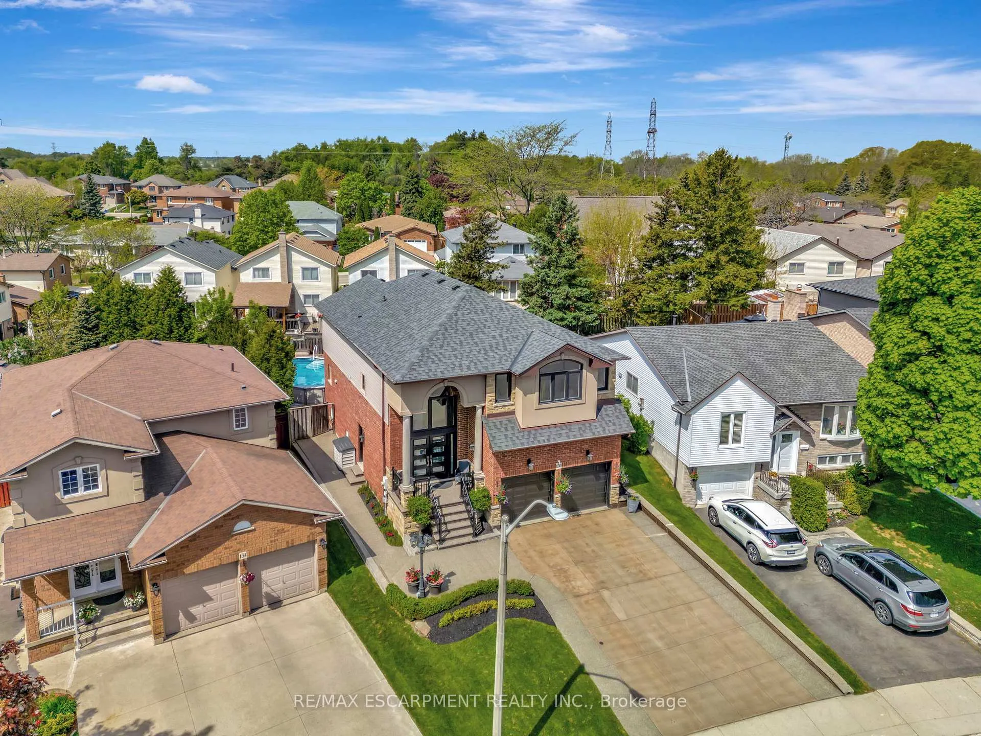 Photo 6 of 130 Napoli Drive, Hamilton, Gurnett — HOMEH