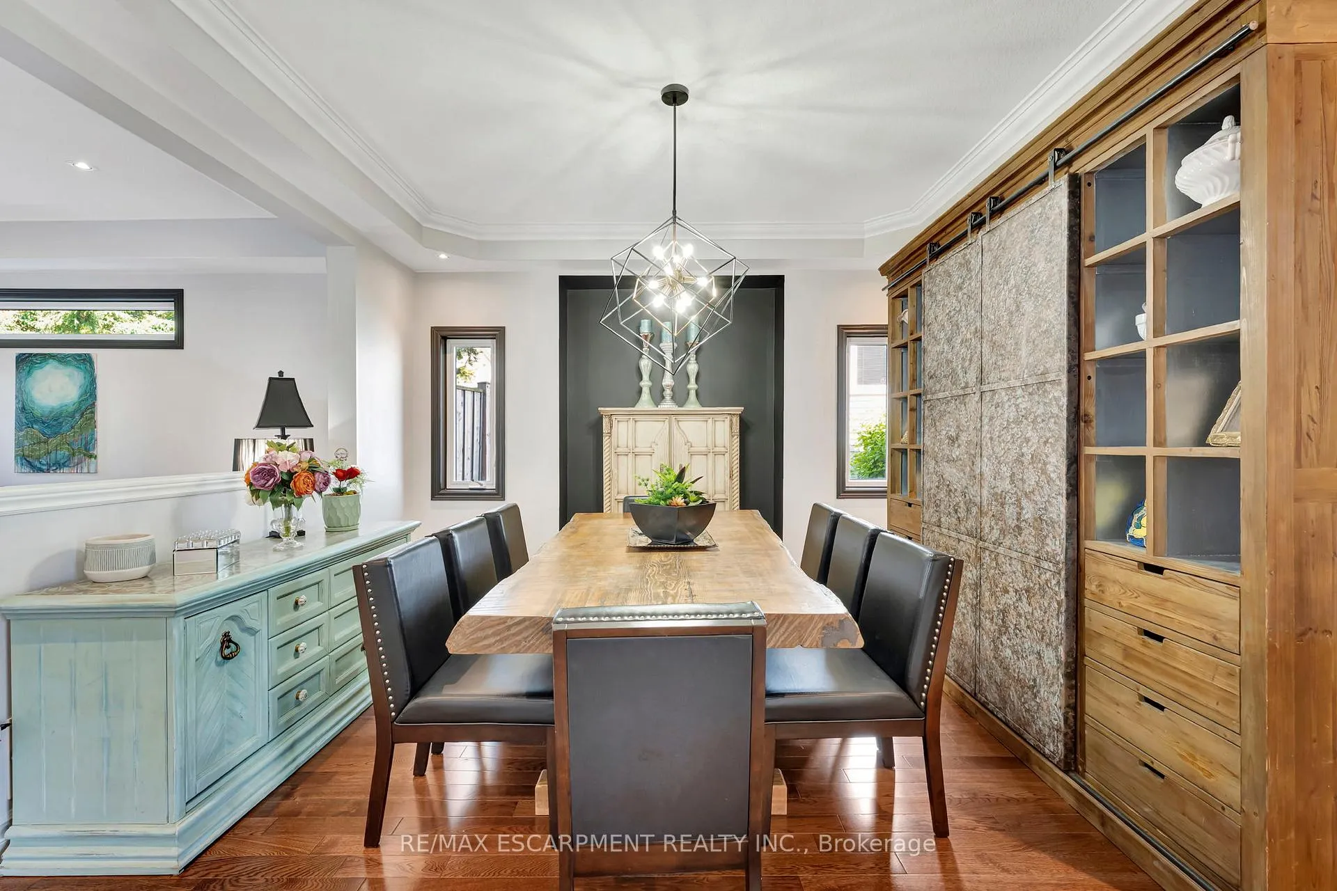 Photo 10 of 130 Napoli Drive, Hamilton, Gurnett — HOMEH