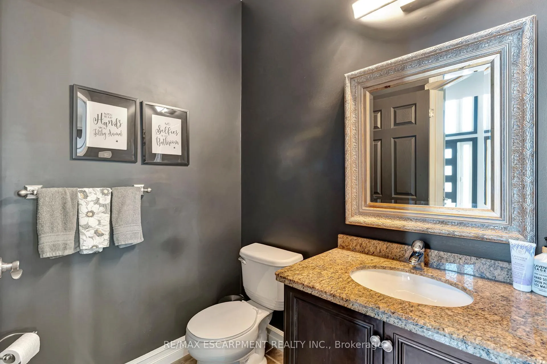Photo 12 of 130 Napoli Drive, Hamilton, Gurnett — HOMEH