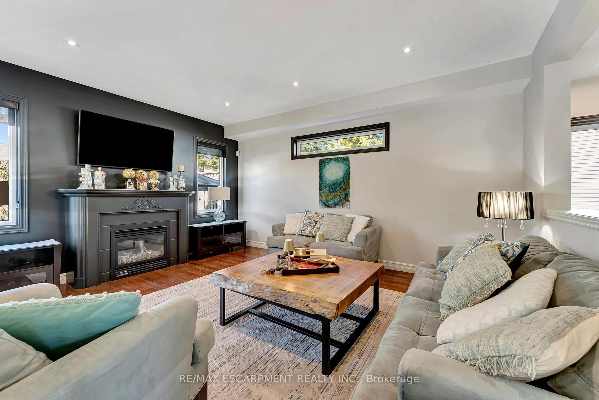 Photo 18 of 130 Napoli Drive, Hamilton, Gurnett — HOMEH