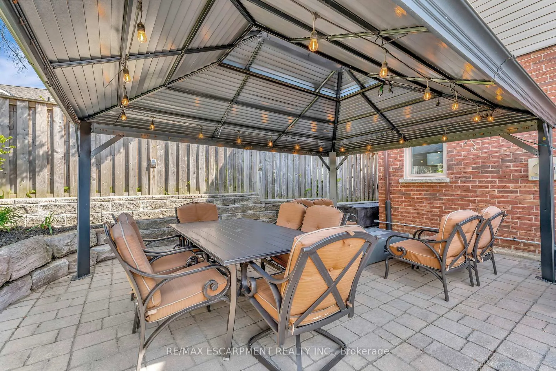 Photo 43 of 130 Napoli Drive, Hamilton, Gurnett — HOMEH