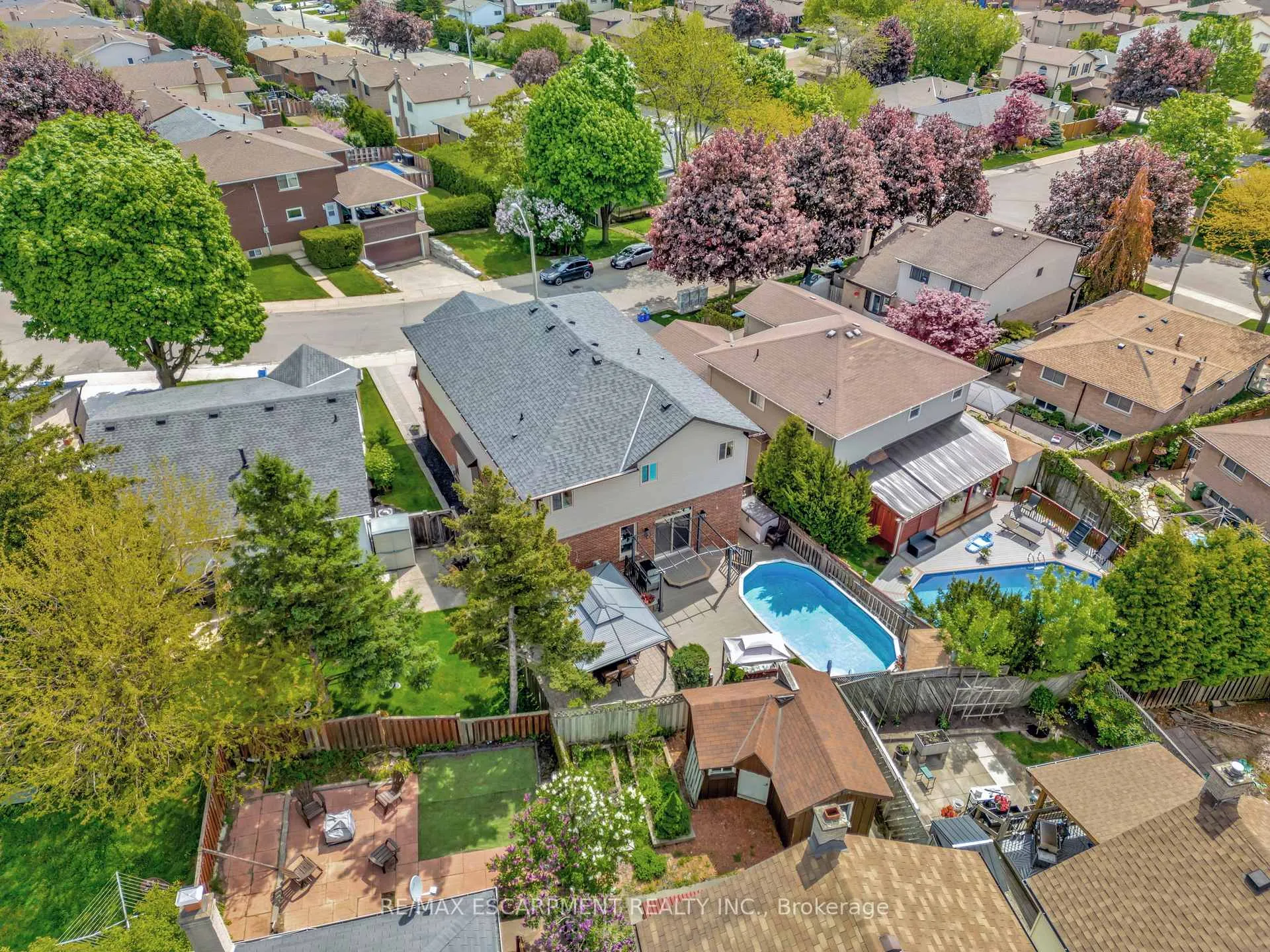 Photo 48 of 130 Napoli Drive, Hamilton, Gurnett — HOMEH