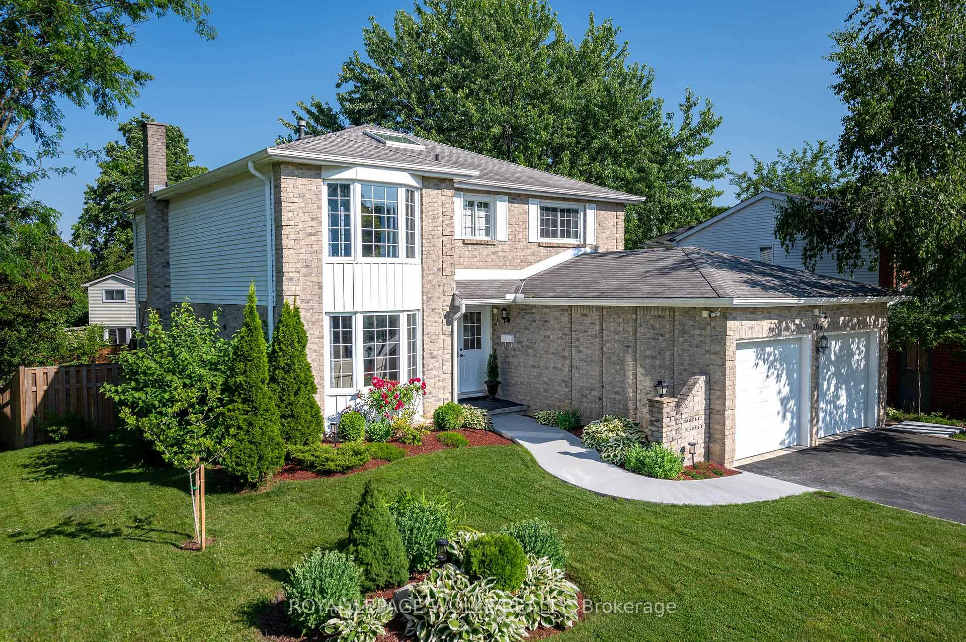Photo 1 of 206 Westvale Drive, Waterloo — HOMEH