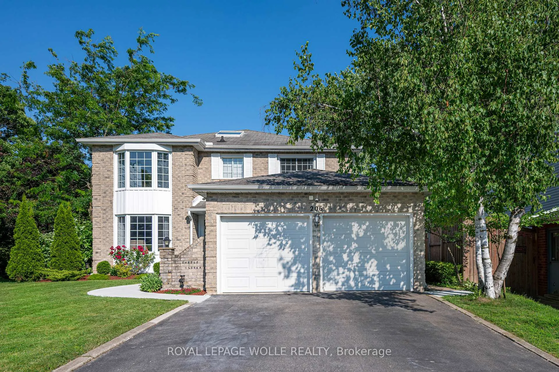 Photo 2 of 206 Westvale Drive, Waterloo — HOMEH