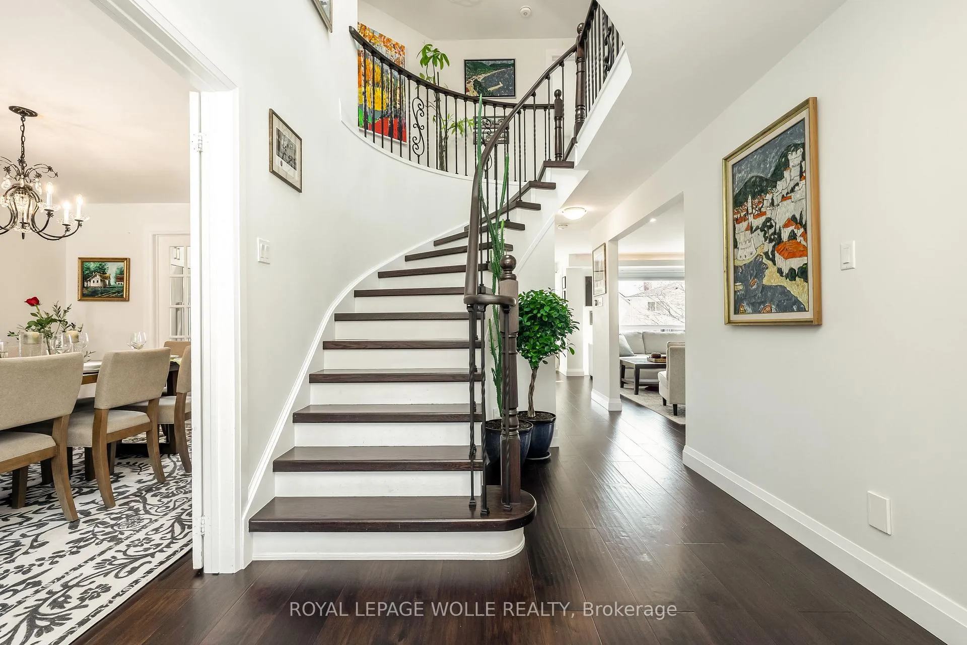 Photo 5 of 206 Westvale Drive, Waterloo — HOMEH