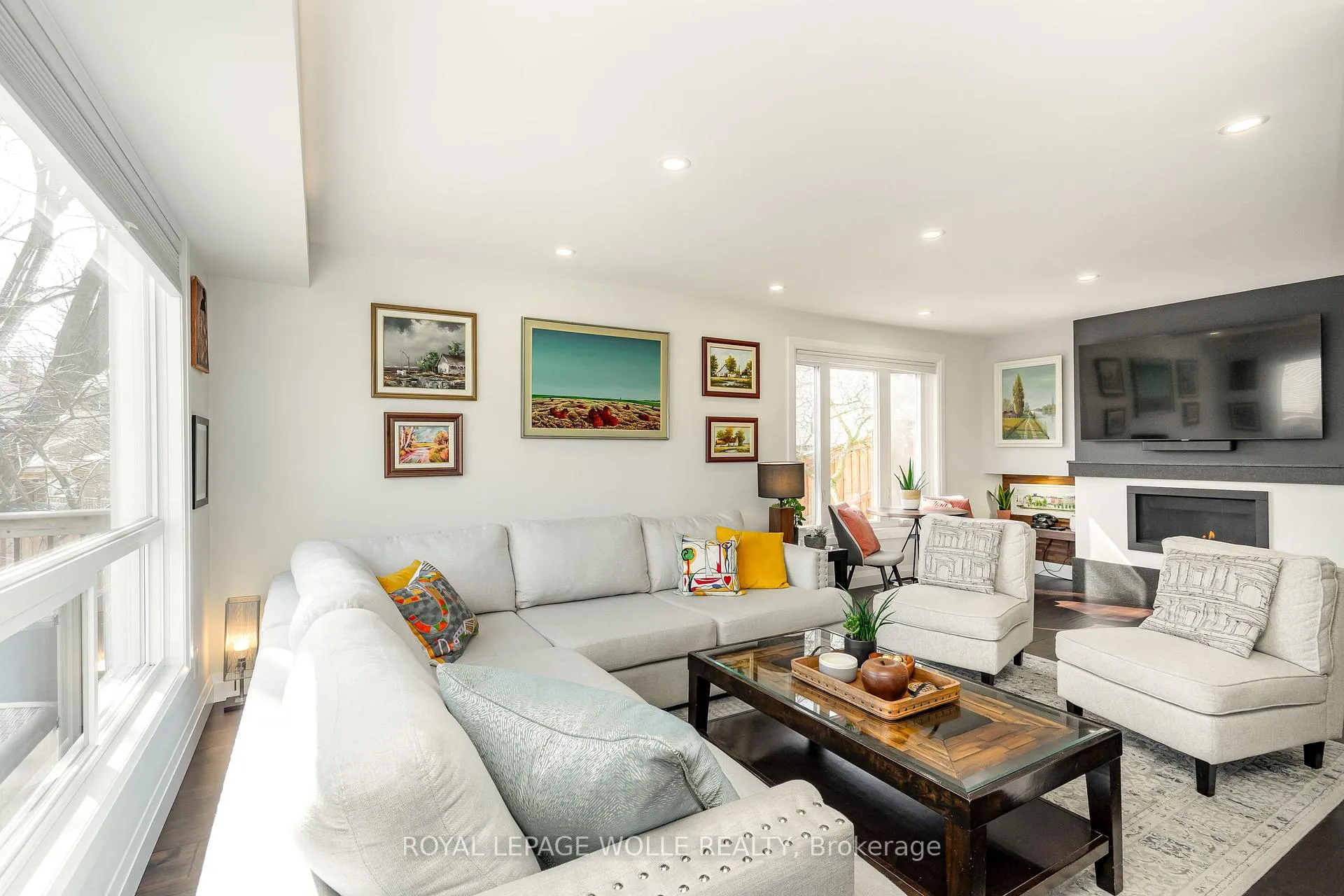 Photo 7 of 206 Westvale Drive, Waterloo — HOMEH