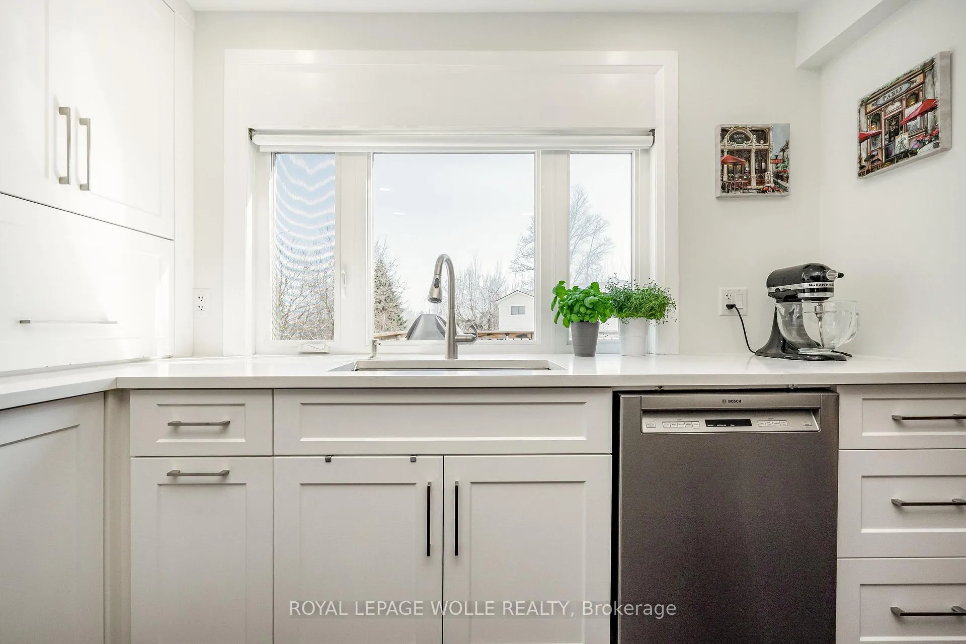 Photo 13 of 206 Westvale Drive, Waterloo — HOMEH