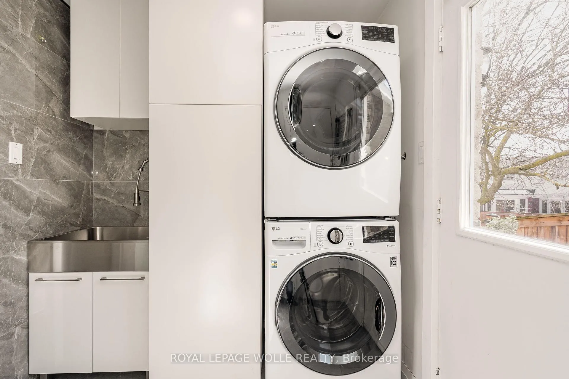 Photo 14 of 206 Westvale Drive, Waterloo — HOMEH