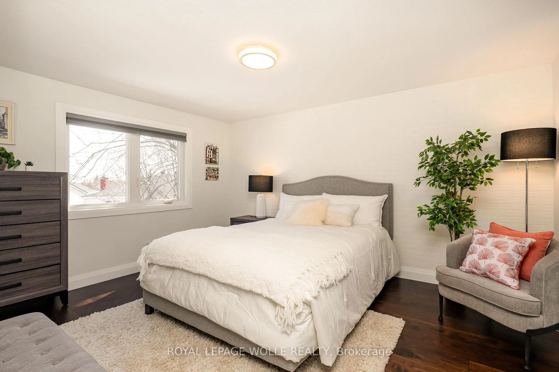 Photo 18 of 206 Westvale Drive, Waterloo — HOMEH