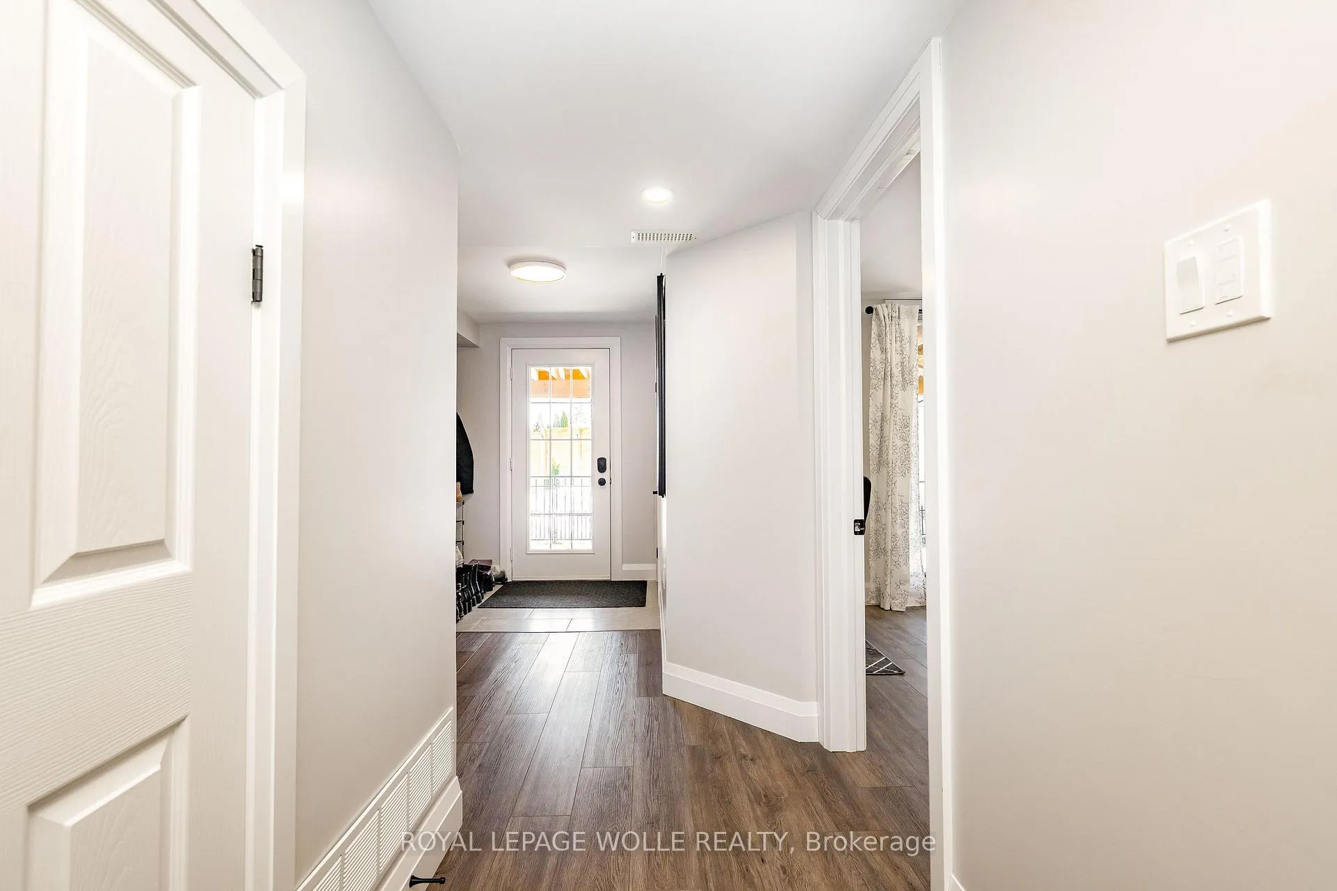 Photo 34 of 206 Westvale Drive, Waterloo — HOMEH