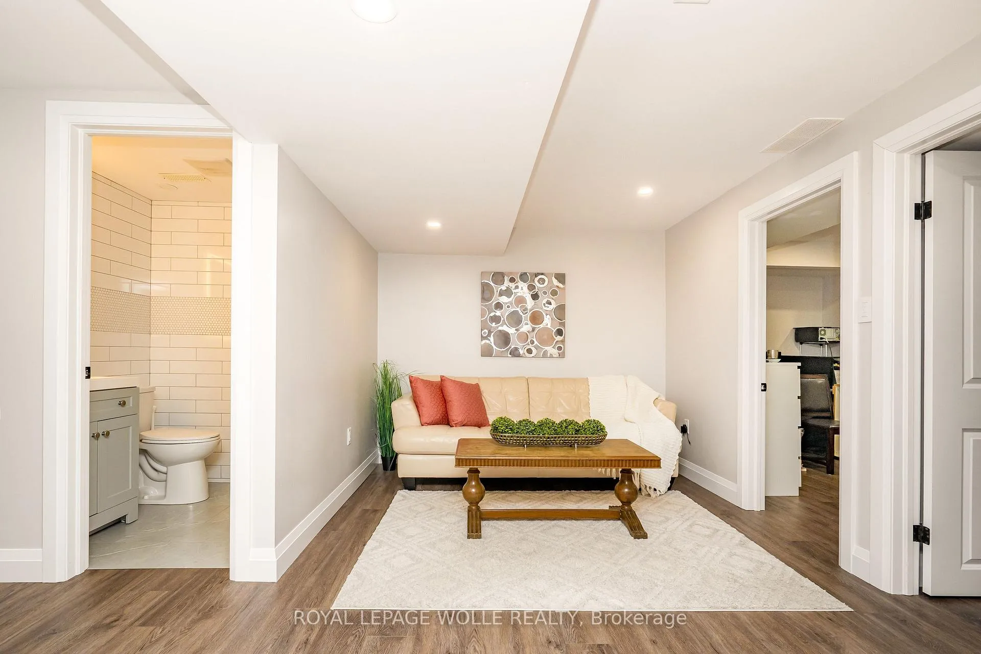 Photo 36 of 206 Westvale Drive, Waterloo — HOMEH