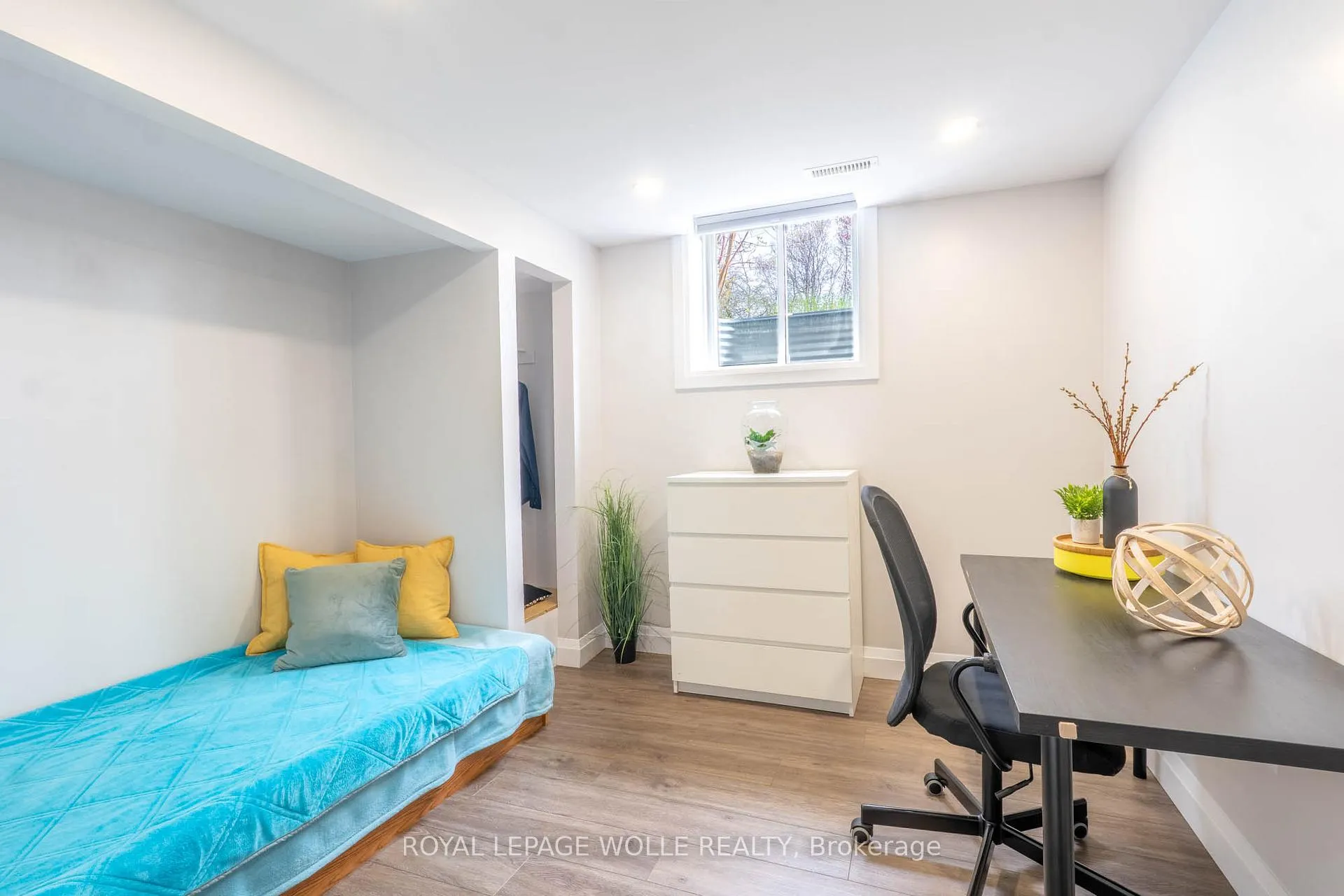 Photo 42 of 206 Westvale Drive, Waterloo — HOMEH