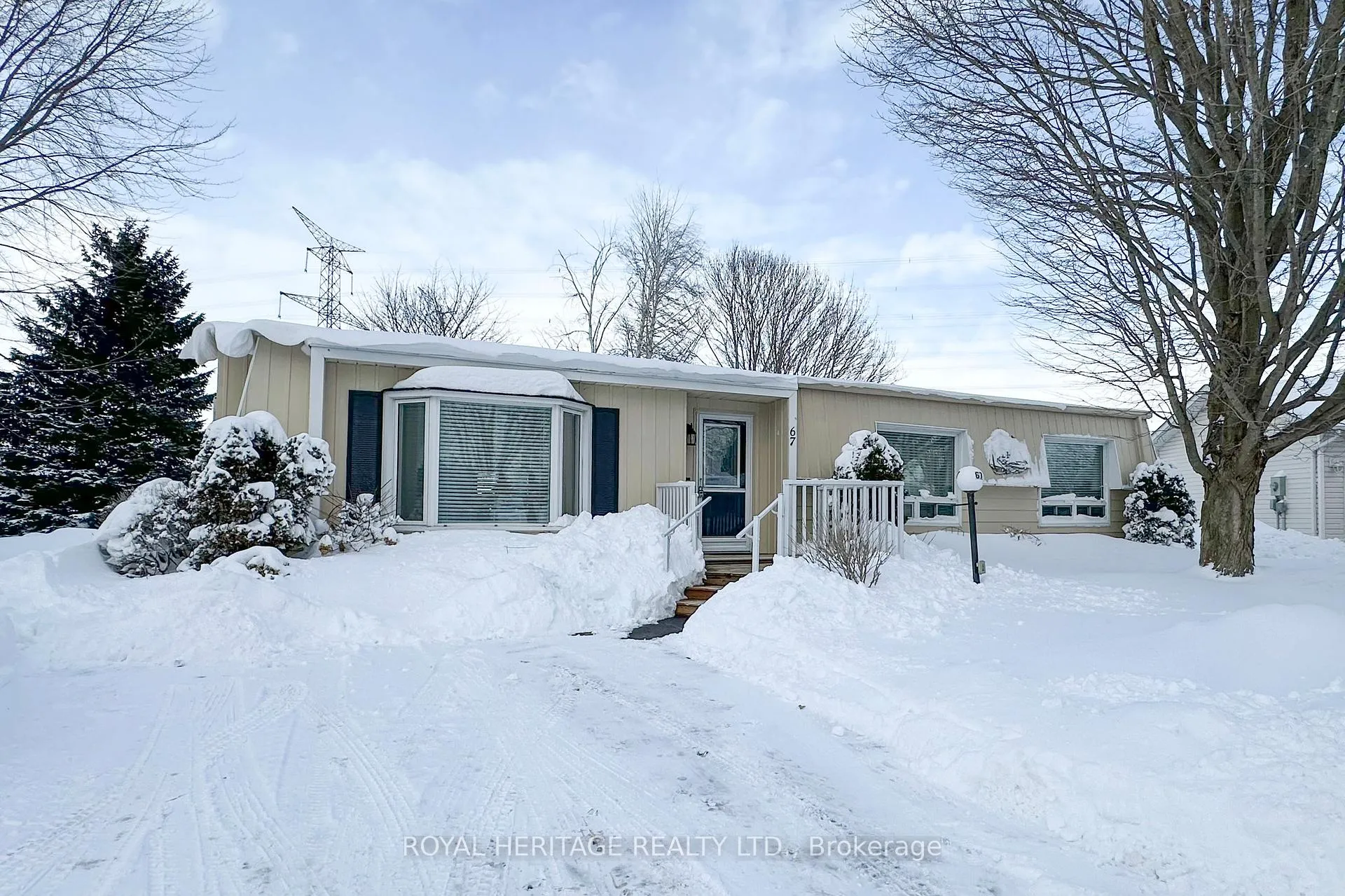 Photo 2 of 67 Fairway Drive, Clarington, Newcastle — HOMEH