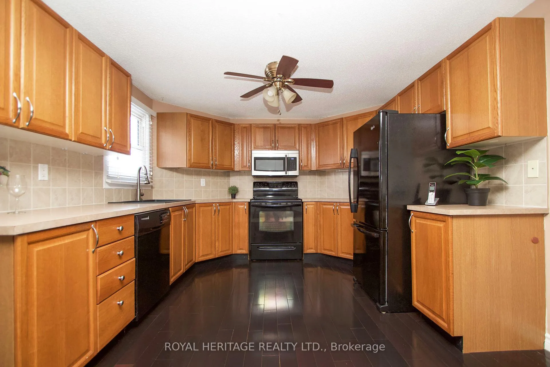 Photo 11 of 67 Fairway Drive, Clarington, Newcastle — HOMEH