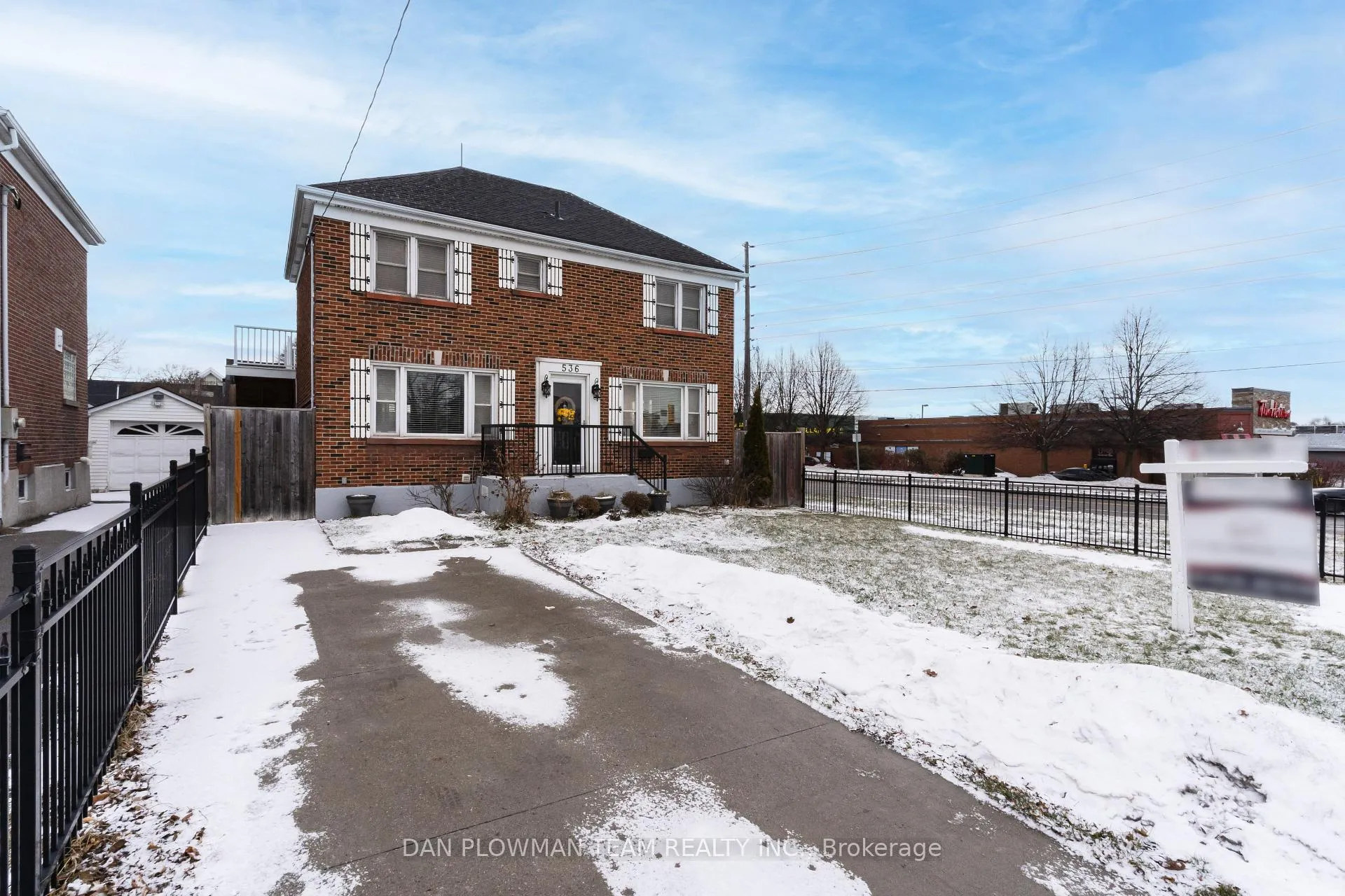 Photo 3 of 536 King Street E, Oshawa, O'Neill — HOMEH