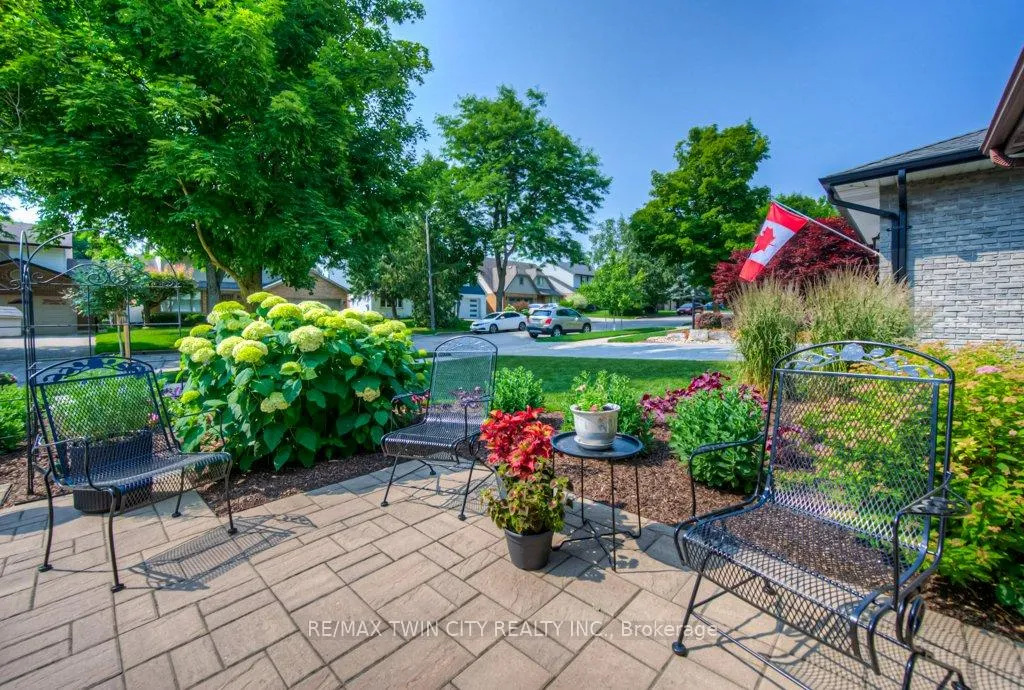 Photo 1 of 377 Westridge Drive, Waterloo — HOMEH