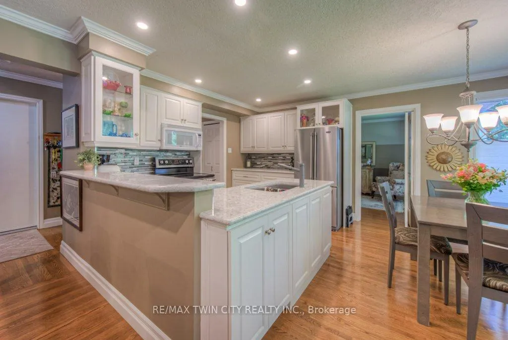 Photo 8 of 377 Westridge Drive, Waterloo — HOMEH