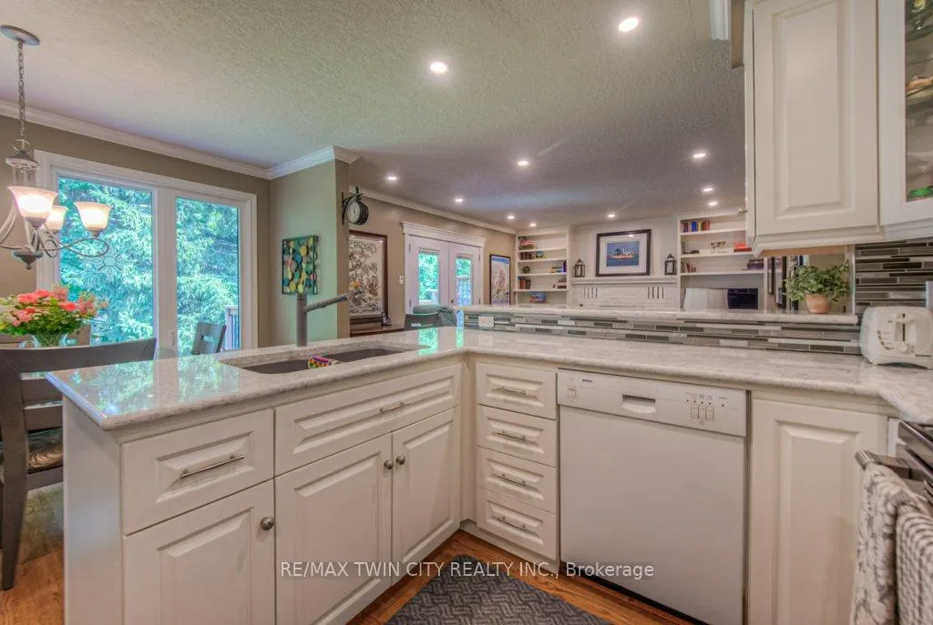 Photo 11 of 377 Westridge Drive, Waterloo — HOMEH